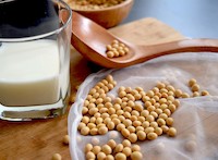 Rostlinná mléka - zdravější alternativa mléka kravského