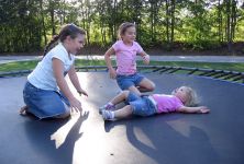 Úrazy dětí na trampolínách